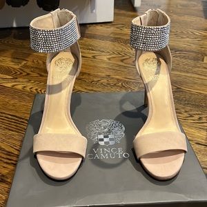 NWT Vince Camuto Heels